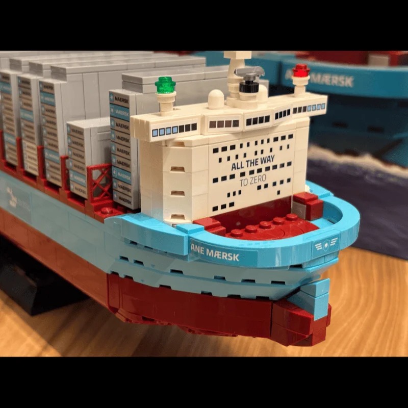 New 2026 Dual-Fuel Container V - đánh giá và giá Model Kit Simulator