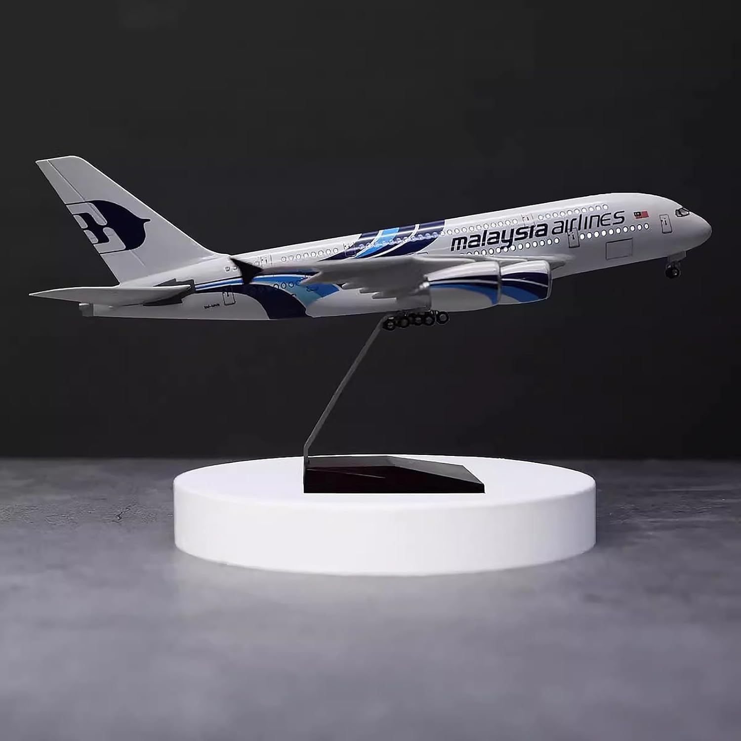 1:160 Scale Malaysia Airlines  - đánh giá và giá Model Kit Simulator